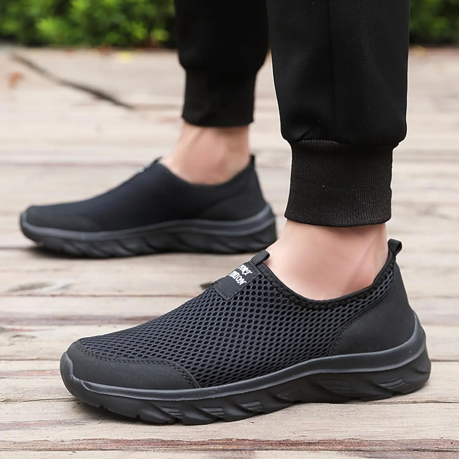 Men Sports Shoes Fashionable New Pattern Simple Pure Color Mesh Breathable Comfortable Mens Suede Classic Sneaker
