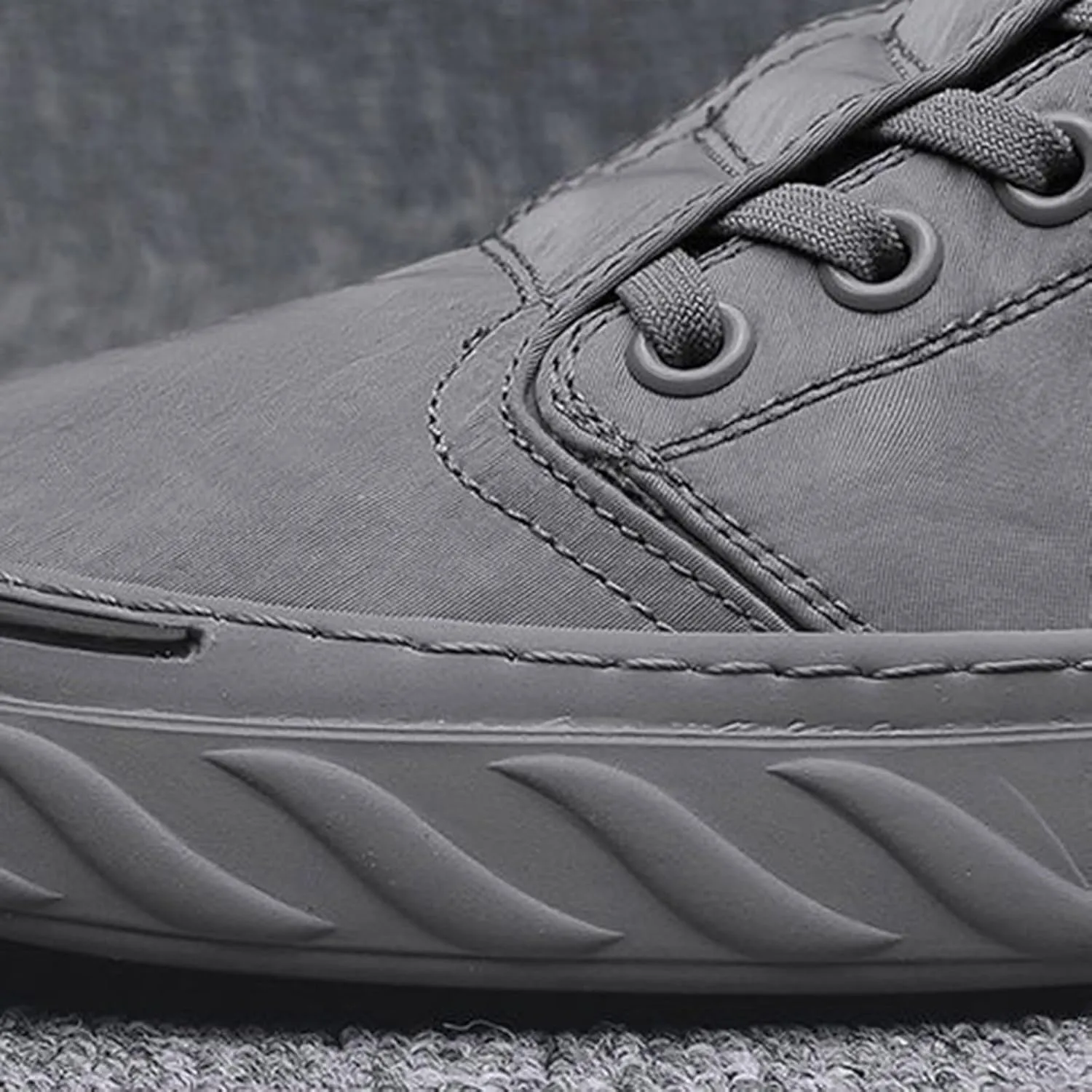 Men's Breathable Stretch Workout Shoes Lace Up Lightweight Breathable Fashion Sneaker Non Slip Barefoot Sneaker