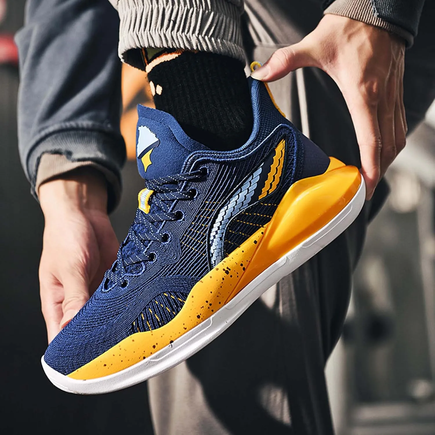 Men's Casual Sneakers Light Breathable Mesh Basketball Shoes Non-Slip Training Running Shoes Outdoor Casual Walking Men's Shoes