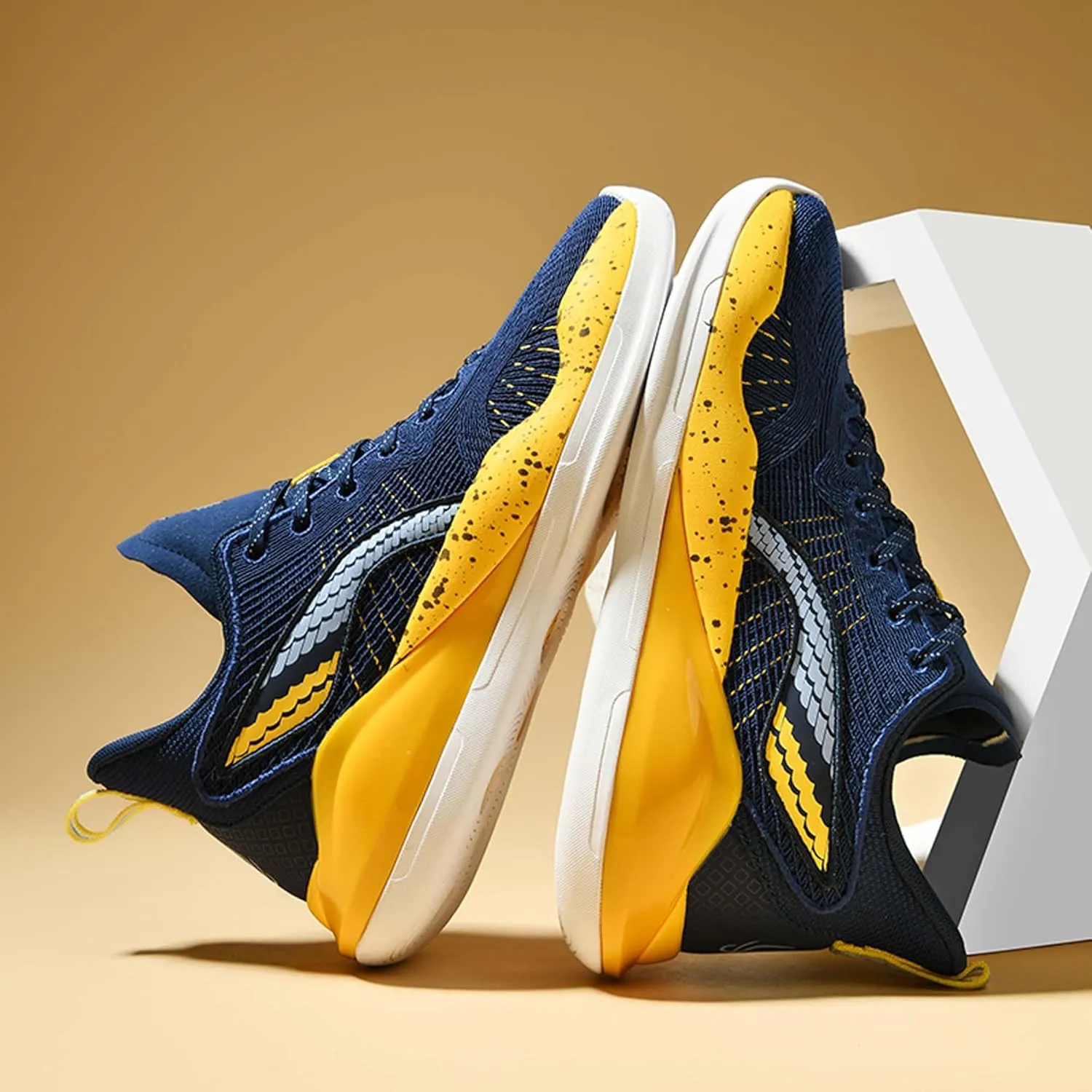 Men's Casual Sneakers Light Breathable Mesh Basketball Shoes Non-Slip Training Running Shoes Outdoor Casual Walking Men's Shoes