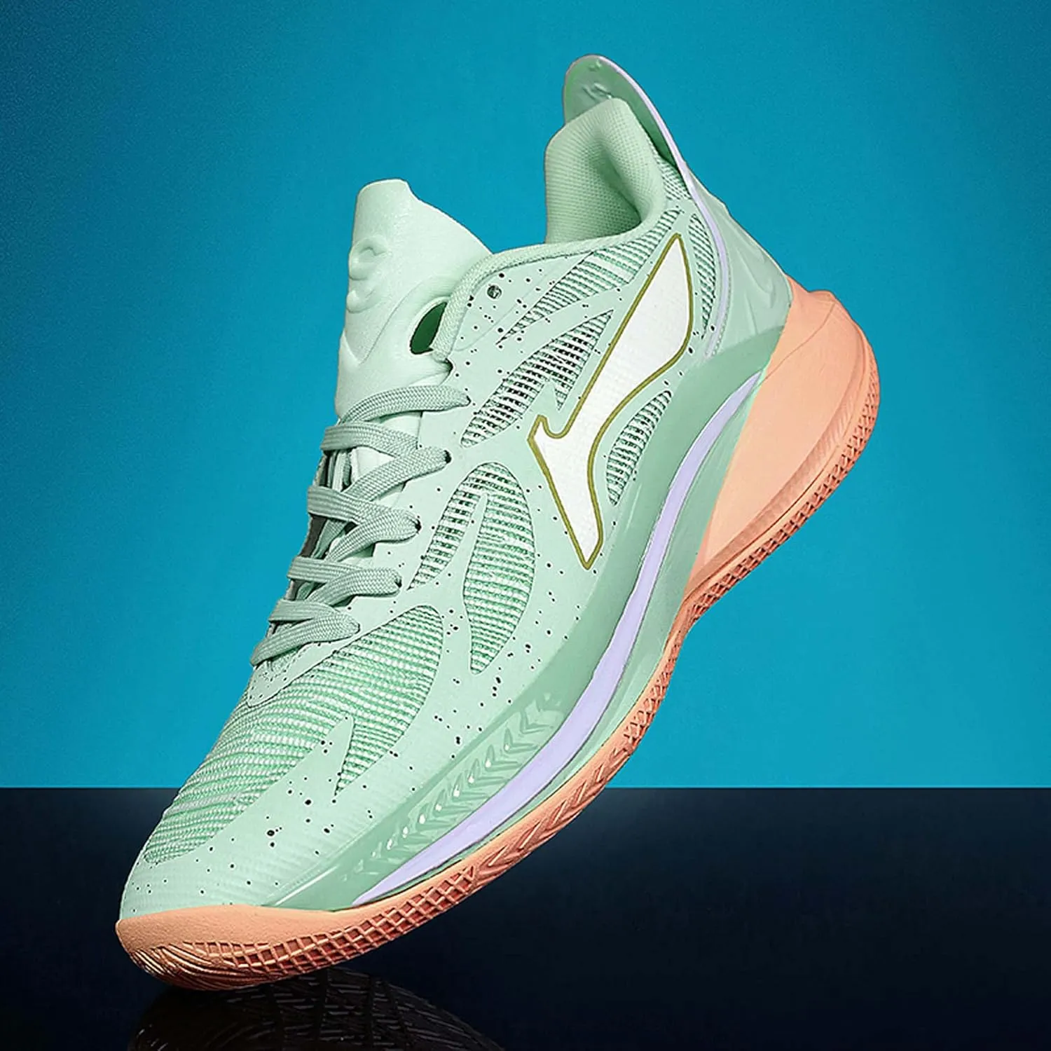 Men's Fashion Basketball Shoes Fashion Sneakers Breathable Mesh Casual Athletic Walking Shoes Non-Slip Wearable Training Sports Running Shoes