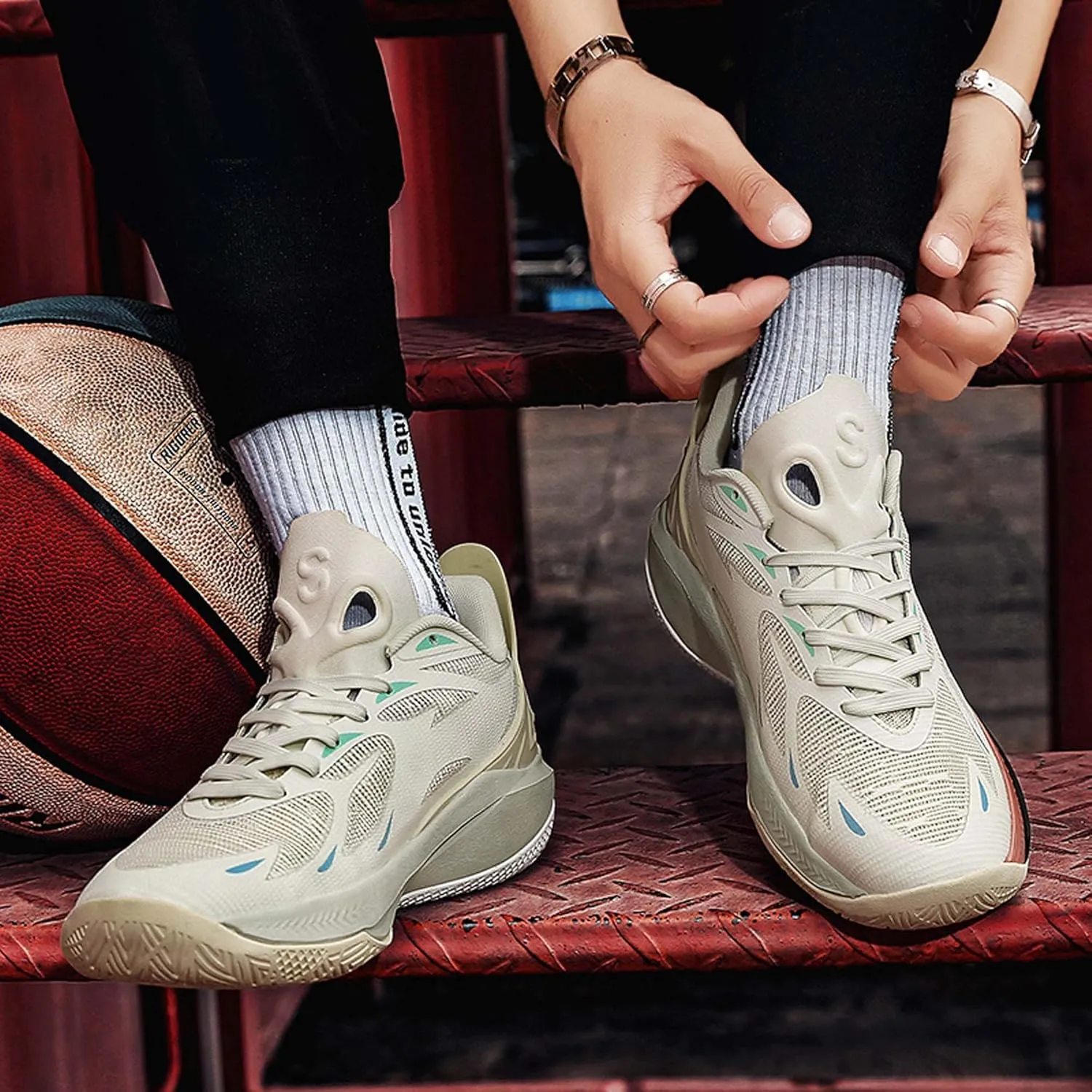 Men's Fashion Basketball Shoes Fashion Sneakers Breathable Mesh Casual Athletic Walking Shoes Non-Slip Wearable Training Sports Running Shoes