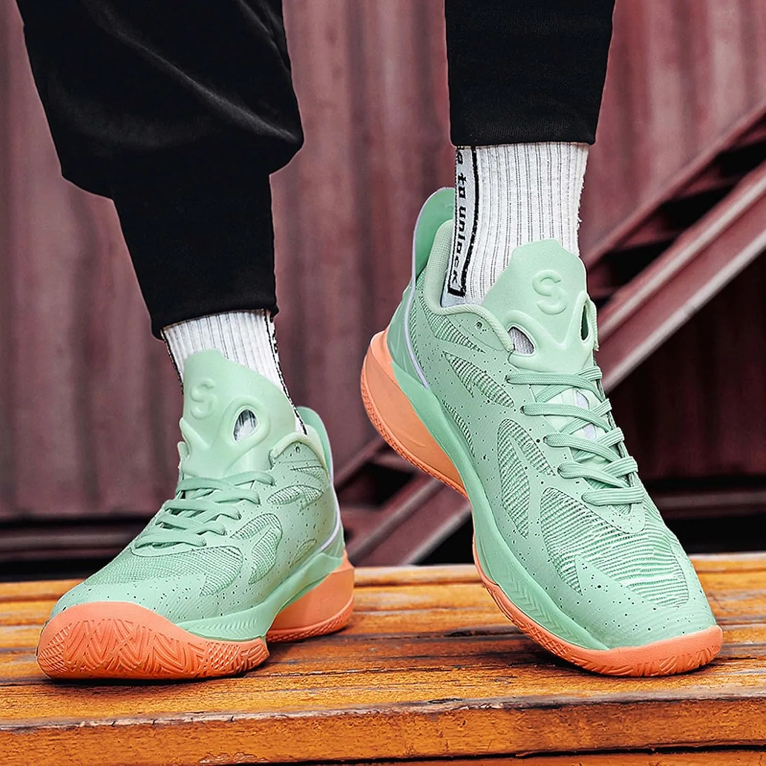 Men's Fashion Basketball Shoes Fashion Sneakers Breathable Mesh Casual Athletic Walking Shoes Non-Slip Wearable Training Sports Running Shoes