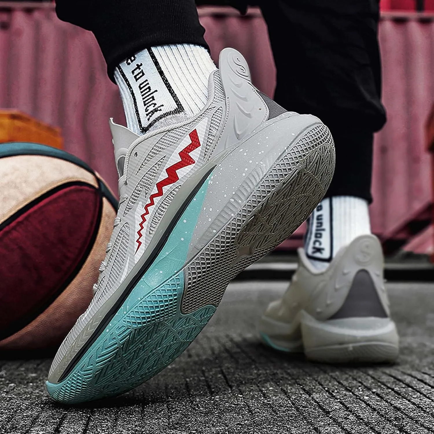 Men's Fashion Basketball Shoes Fashion Sneakers Breathable Mesh Casual Athletic Walking Shoes Non-Slip Wearable Training Sports Running Shoes