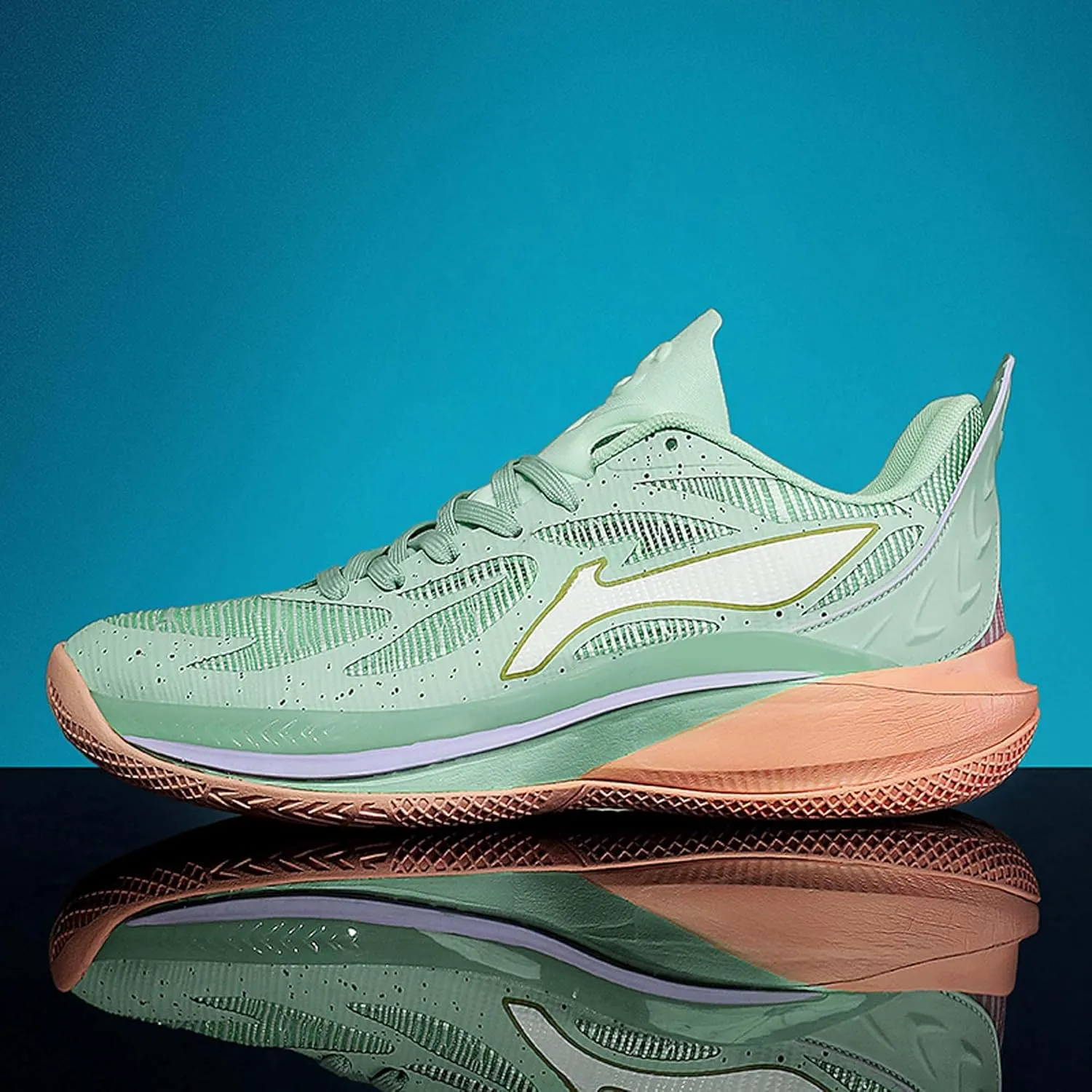 Men's Fashion Basketball Shoes Fashion Sneakers Breathable Mesh Casual Athletic Walking Shoes Non-Slip Wearable Training Sports Running Shoes