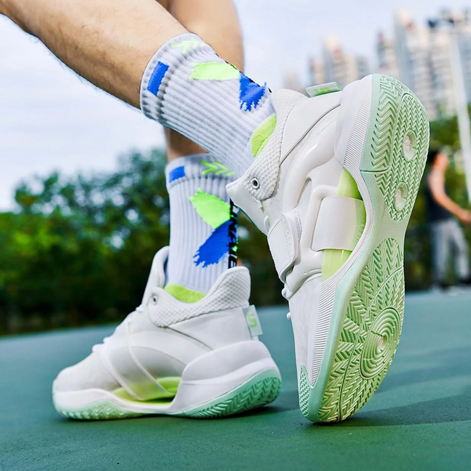 Men's Fluorescent Basketball Shoes Non-Slip Cushioning Youth Training Running Basketball Sneakers Comfortable Breathable Women's Fitness Tennis Basketball Sneakers