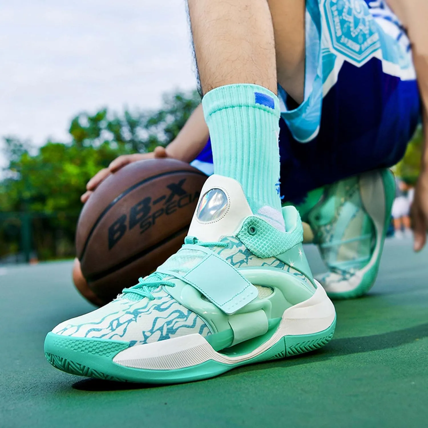 Men's Fluorescent Basketball Shoes Non-Slip Cushioning Youth Training Running Basketball Sneakers Comfortable Breathable Women's Fitness Tennis Basketball Sneakers