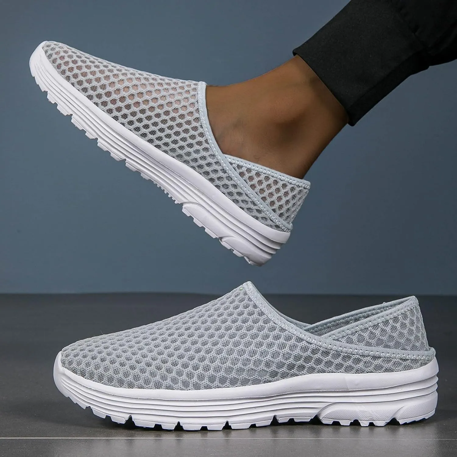 Men's Lightweight Cushion Sneakers Comfortable Lightweight Casual Walking Shoe Outdoor Non Slip Jogging Sneakers