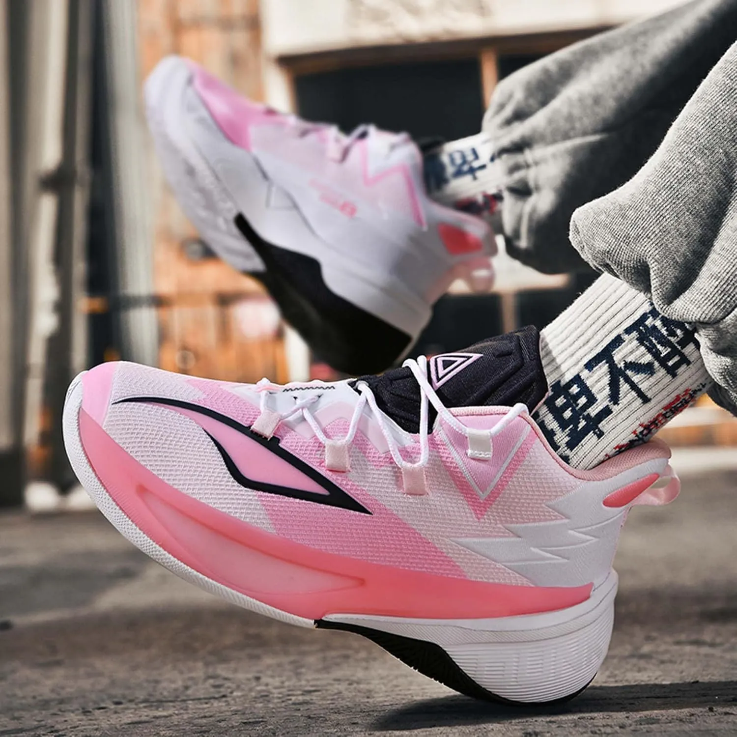 Men's Professional Match Basketball Shoes Street Combat Basketball Sneakers Women's Non-Slip Breathable Casual Sneakers Arch Support Walking Shoes