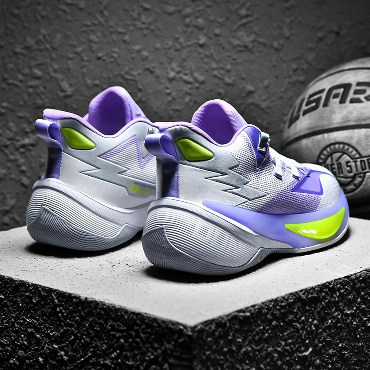 Men's Professional Match Basketball Shoes Street Combat Basketball Sneakers Women's Non-Slip Breathable Casual Sneakers Arch Support Walking Shoes