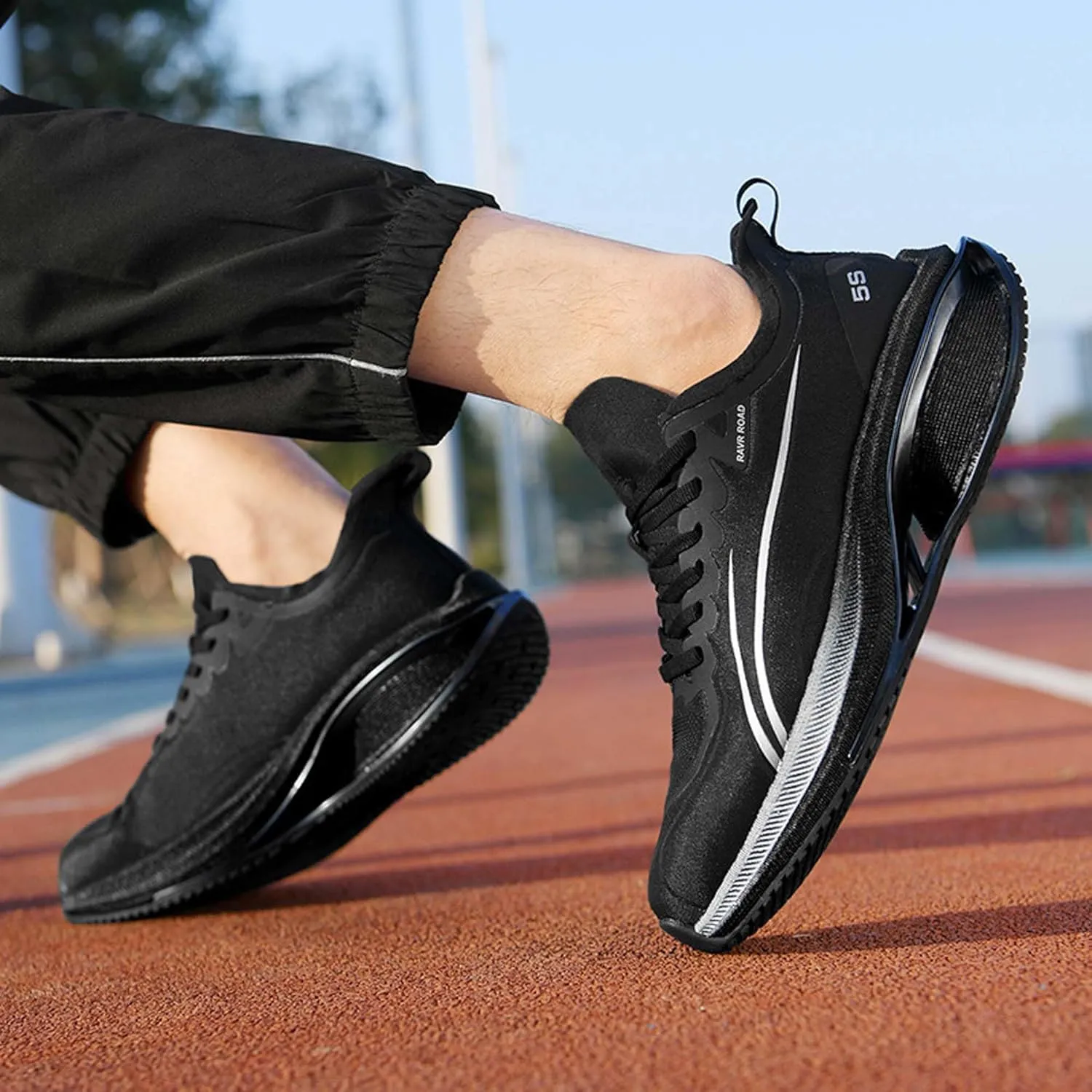 Men's Road Running Shoes Lightweight Breathable Fashion Sneakers Indoor Outdoor Slip Cushioned Training Sports Running Shoes Outdoor Casual Walking Shoes