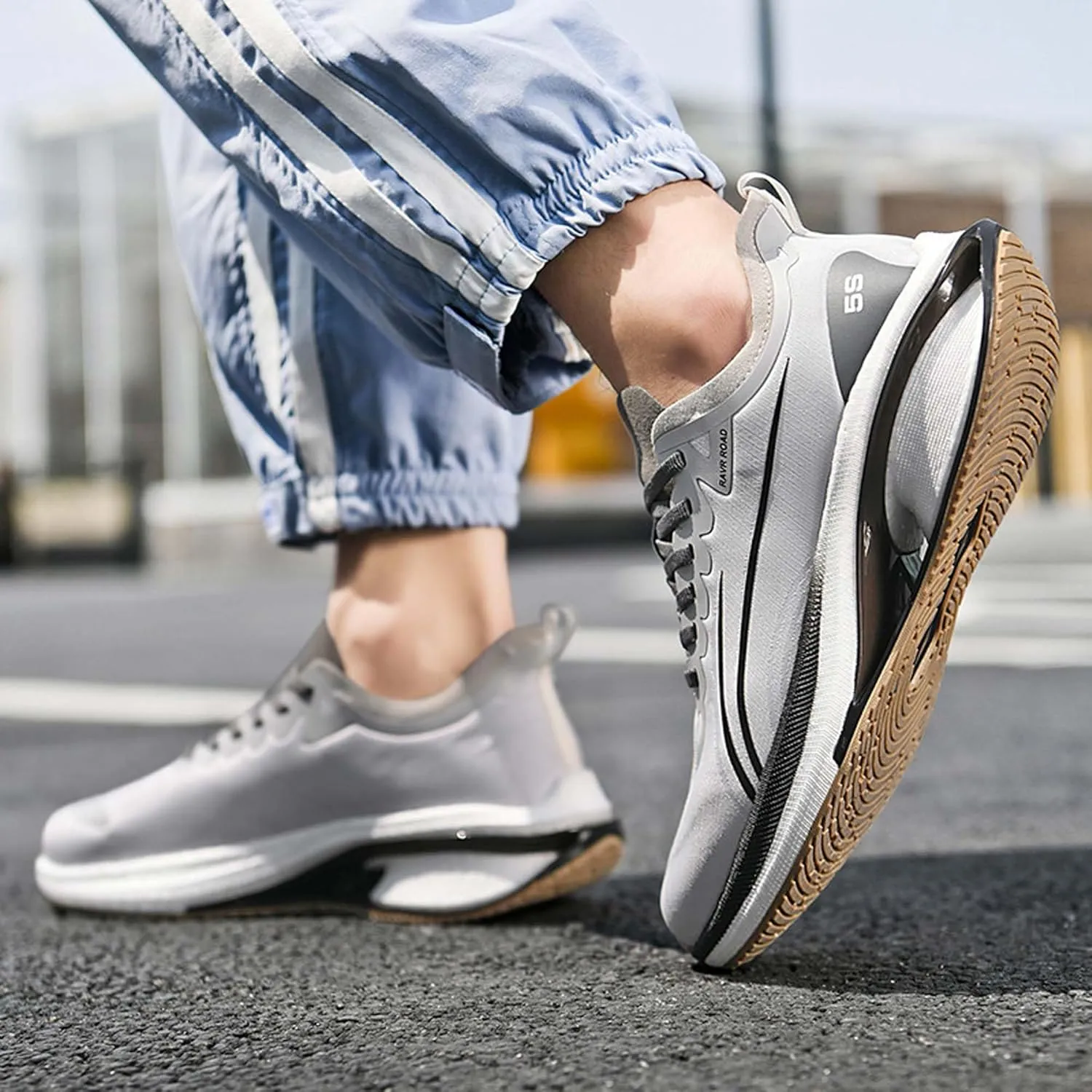 Men's Road Running Shoes Lightweight Breathable Fashion Sneakers Indoor Outdoor Slip Cushioned Training Sports Running Shoes Outdoor Casual Walking Shoes