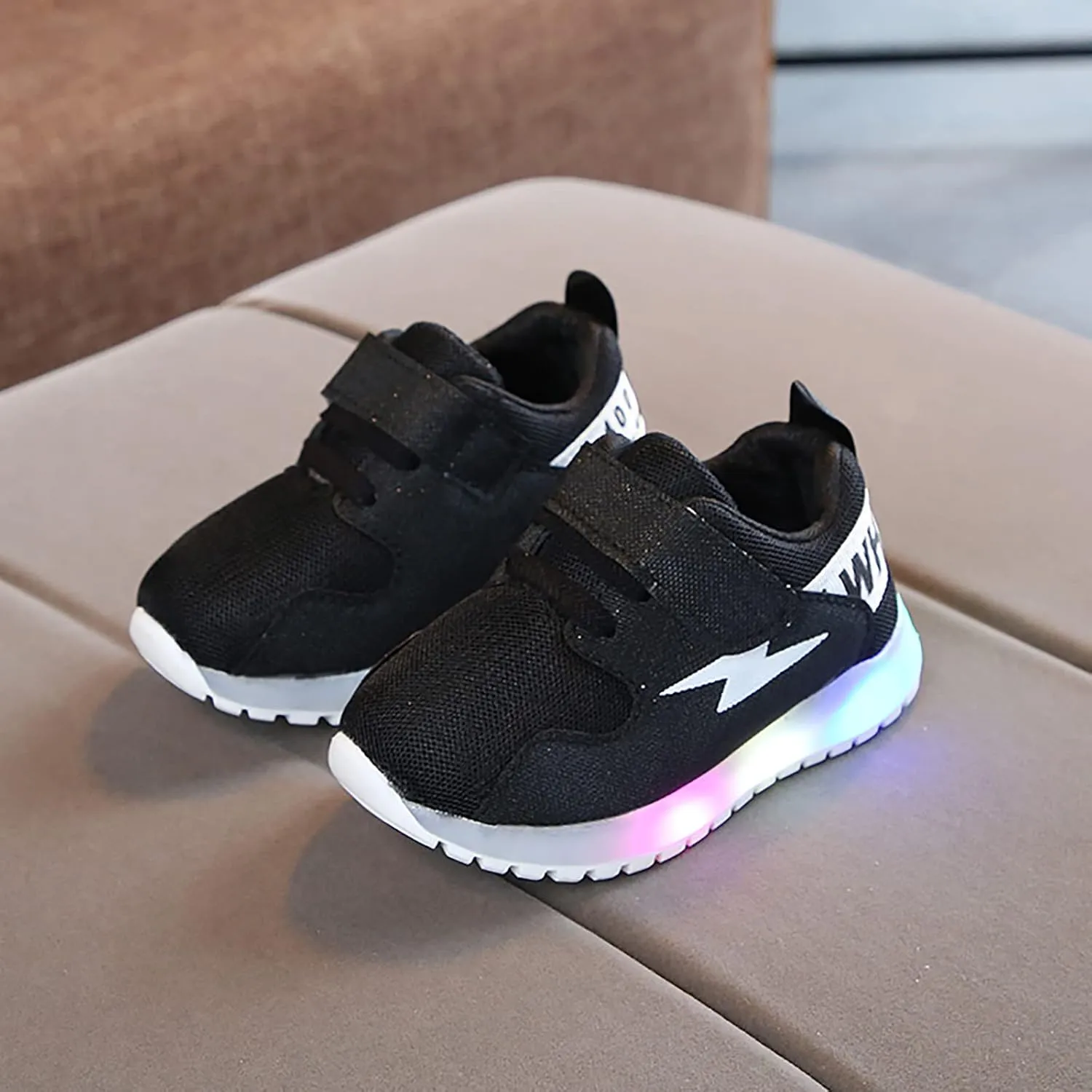 Sneakers for Girls Boys LED Light Up Shiny Running Sneakers Breathable Mesh Lightweight Comfortable Sole Walking Shoes