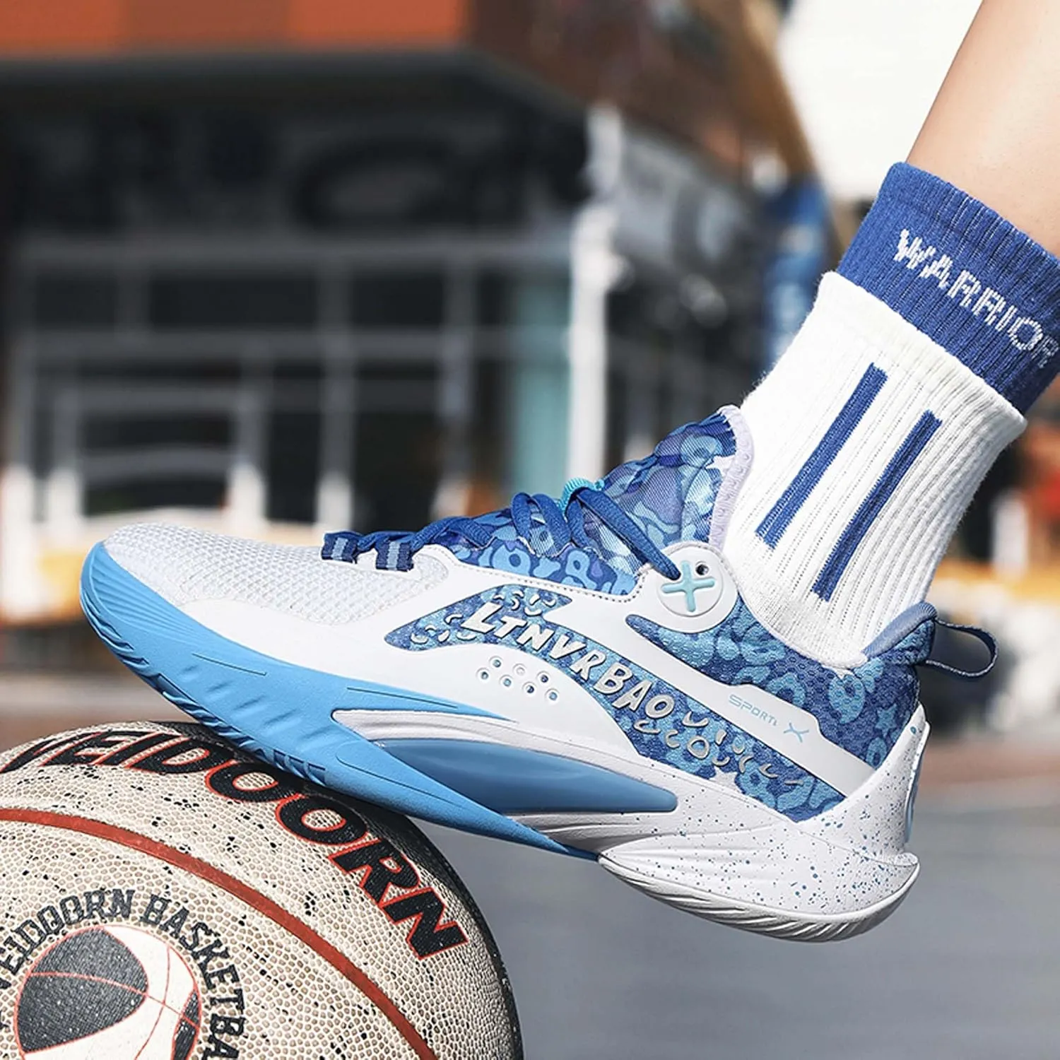 Unisex Fashion Basketball Shoes Breathable Mesh Sneakers Street Personalized Trend Basketball Sneakers Indoor and Outdoor Anti-Slip Cushioning Running Training Shoes