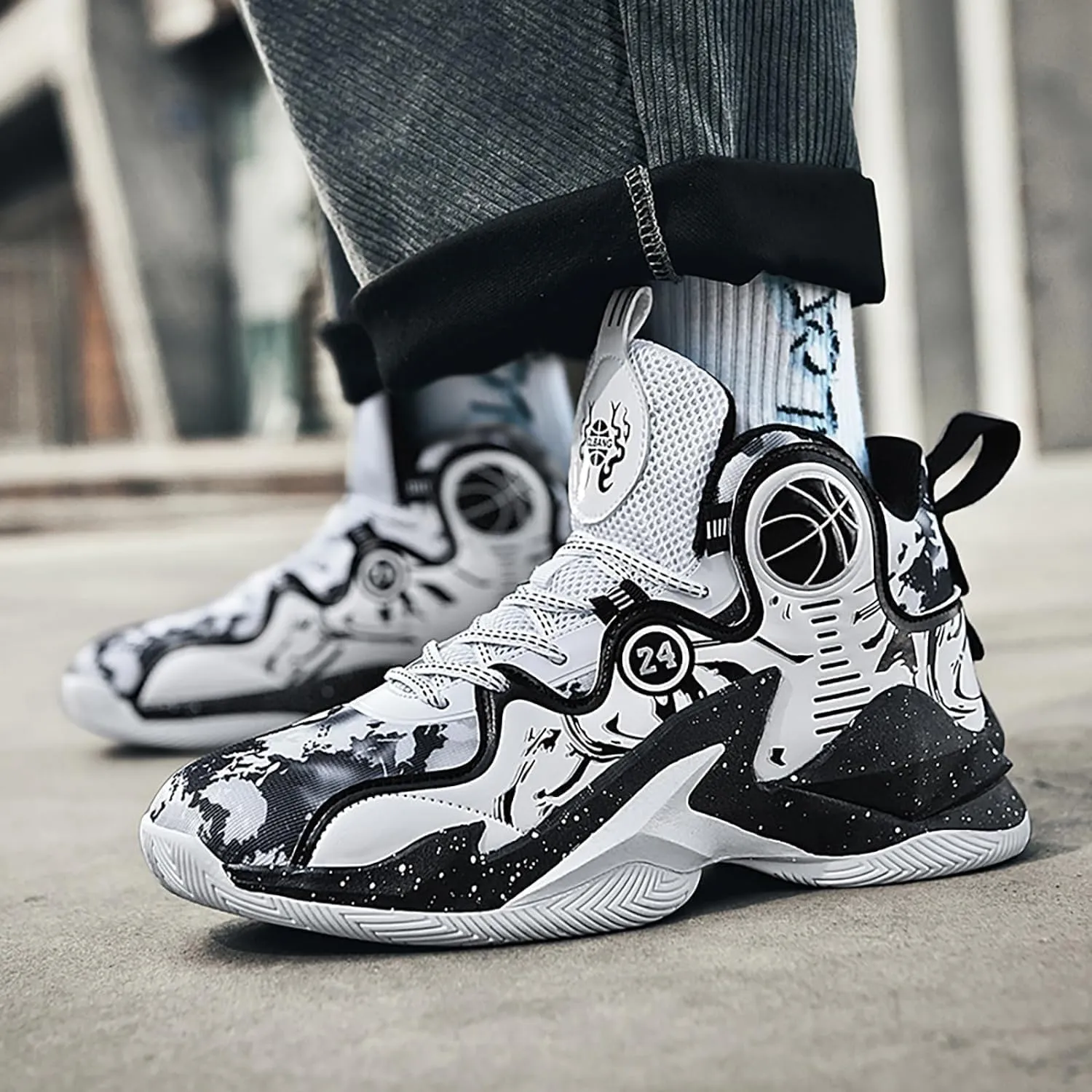 Women Men Basketball Shoes Breathable Non Slip Outdoor Fashion Graffiti Training Shoes Arch Support Unisex Sneakers