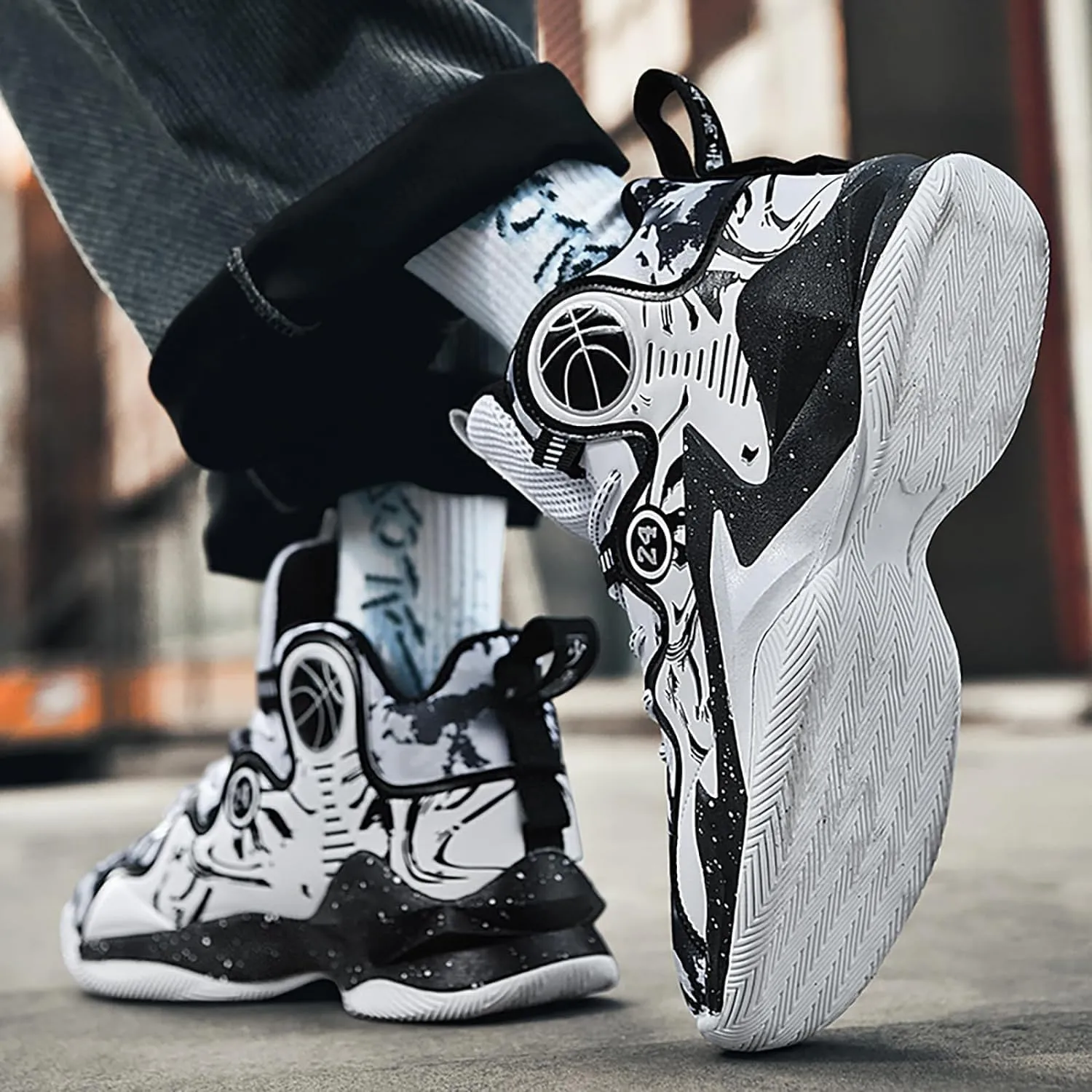 Women Men Basketball Shoes Breathable Non Slip Outdoor Fashion Graffiti Training Shoes Arch Support Unisex Sneakers